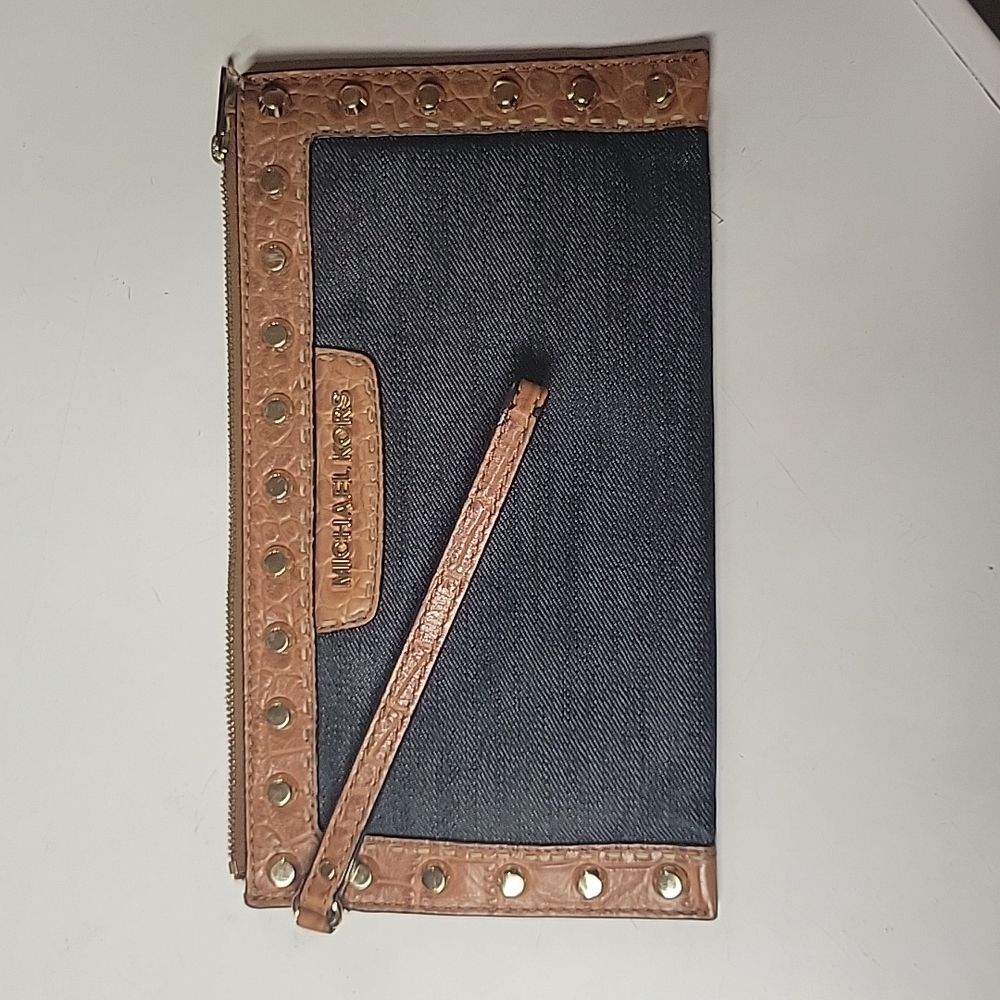 Michael kors Wristlet
